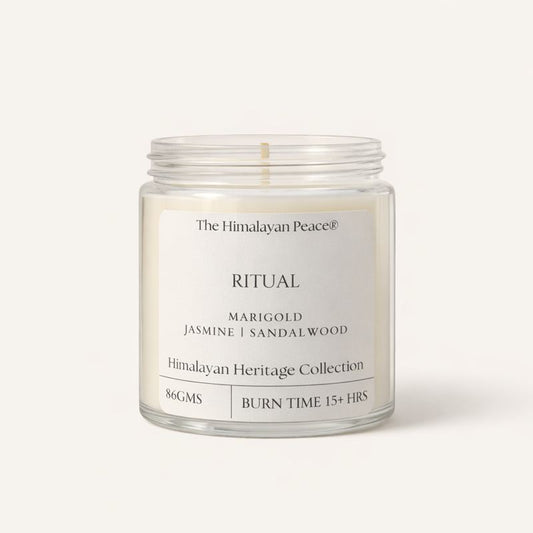 Floral and sandalwood scented candle inspired by sacred rituals